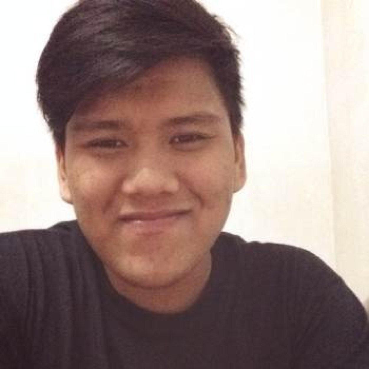 Just call me Yen . 19 . Male . IM Muslimmnn