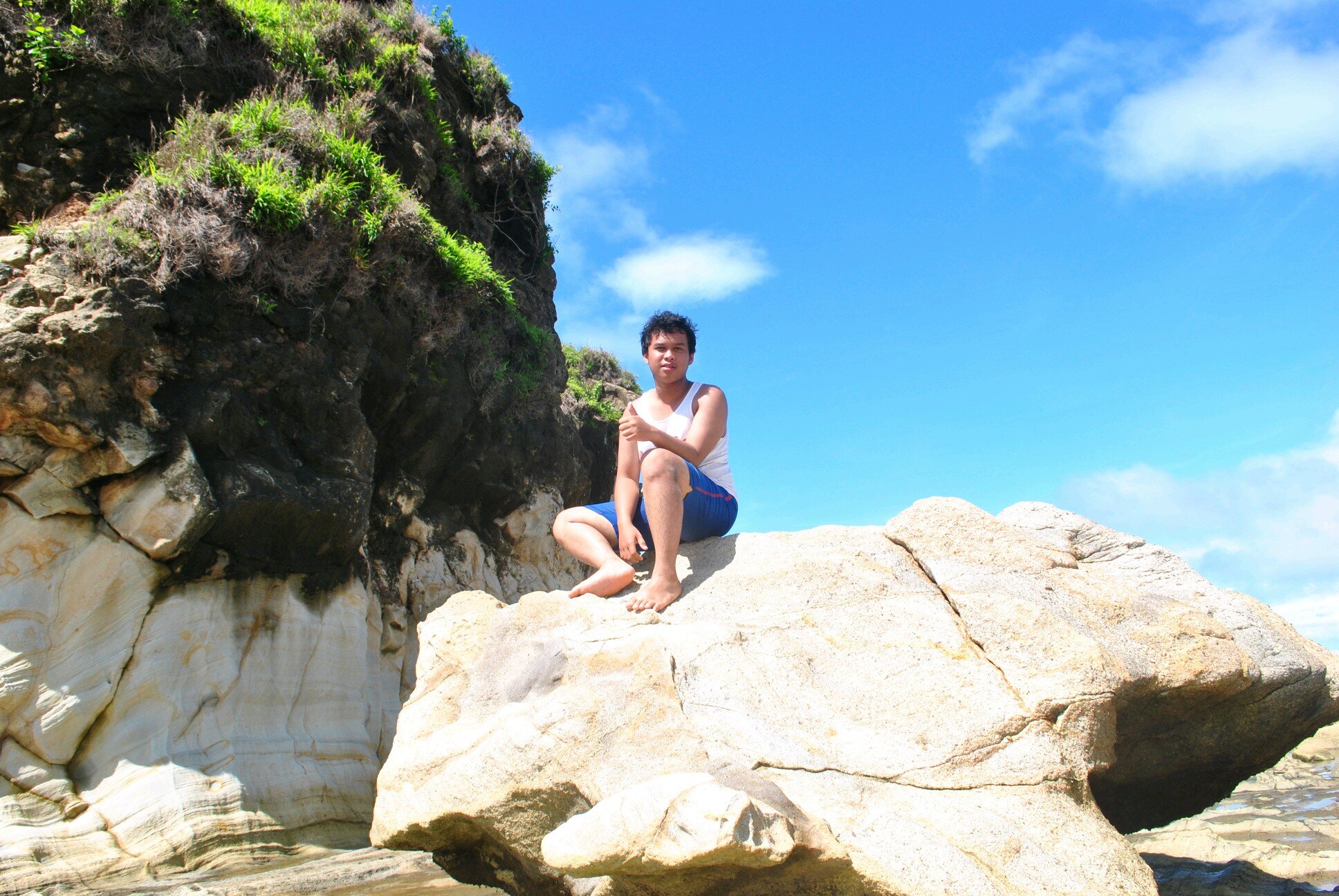 irvanazis23's profile picture. I walk slowly , but I never walk backwards