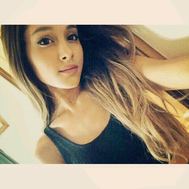 my dream is to be a singer and an actress, ariana is my idol and austin is my crush, hehe ♡ Ariana and Jennette follows ♡
