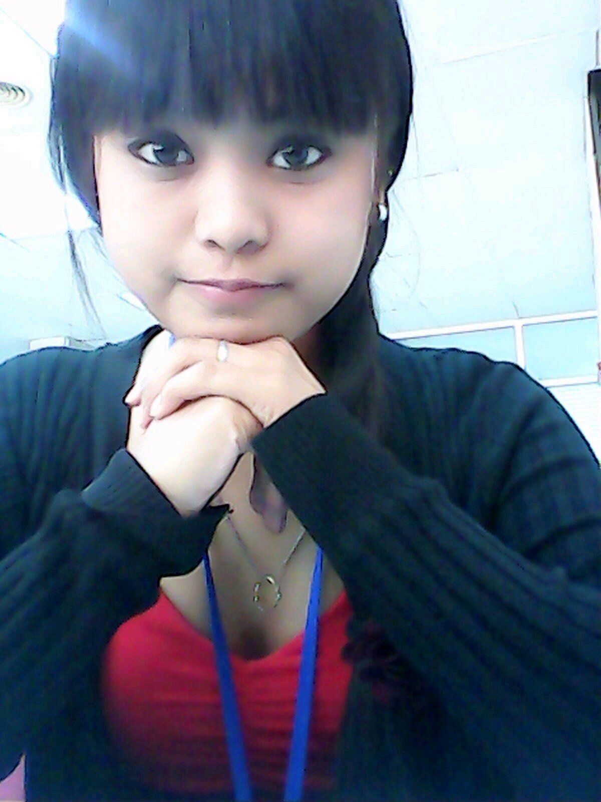 smile outside..crying inside :ig~bellazaimin