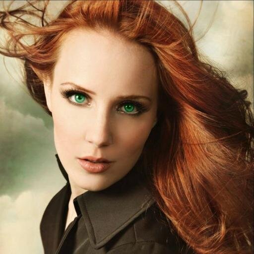 A tiny elf princess. A passionate and skilled sword fighter.  Adopted Daughter of @Queen_Galadriel.  (21+) http://t.co/FPczQ2VOTY. LOTR RP / #ParodyAccount!