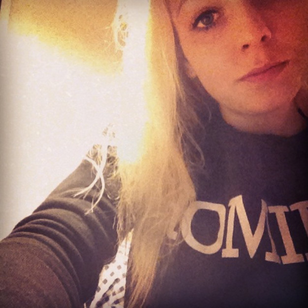 /Instagram: kusjesarahxx\ /lovee my friends\