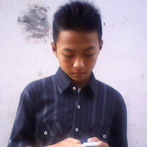 Folback my tweets and my Facebook Layla Nurul Azizah