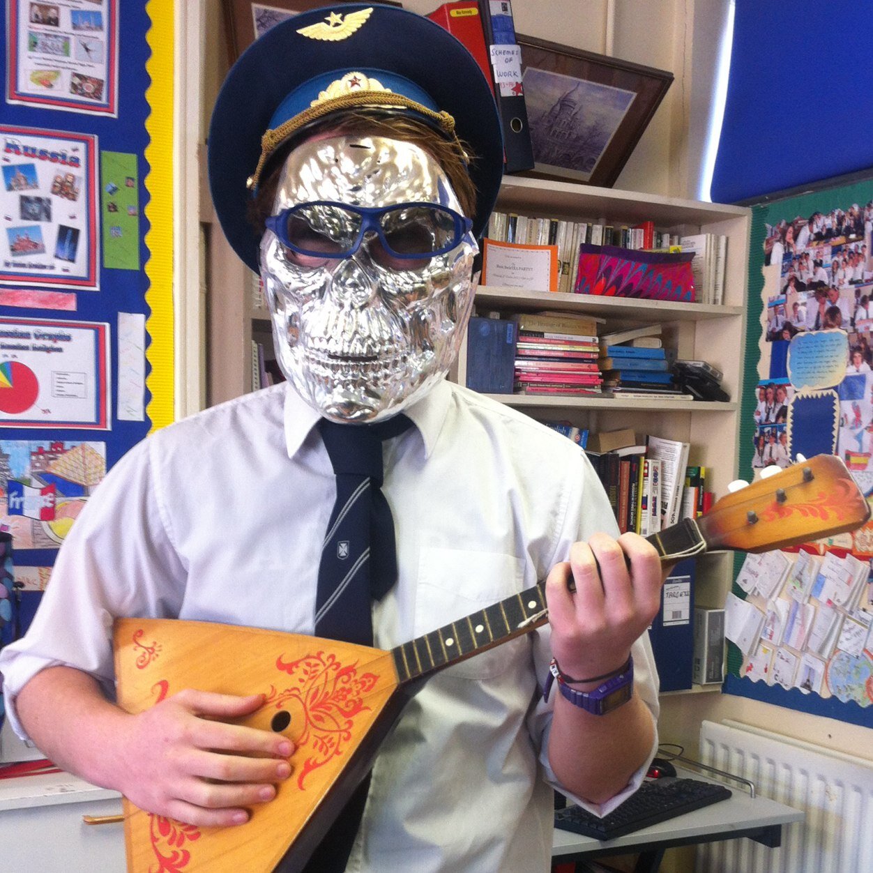 russiancircle13's profile picture. Revising vocab since 2009. #CEIAG