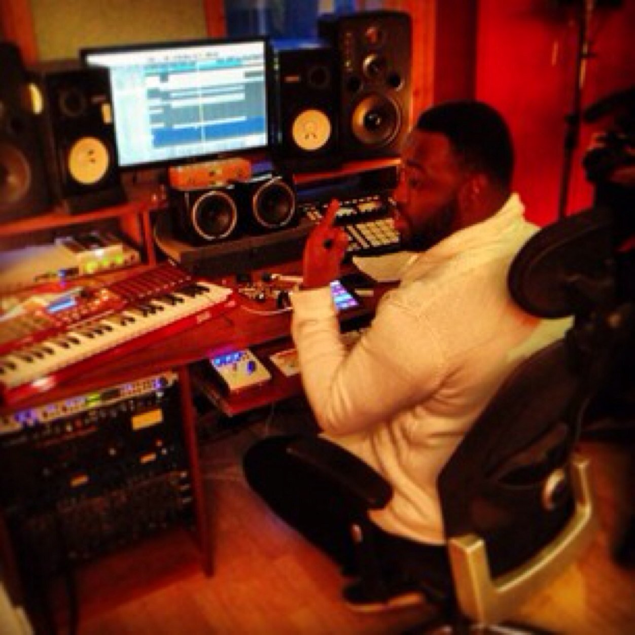 KIASIPRODUCTION's profile picture. Production, Programing, Musician, Singer/songwriter