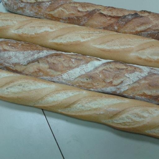 Panadería que aplica los principios artesanales de fabricación, a base de esmero, masas madres y largas fermentaciones. Políg. 27 - San Sebastián TF.943463000