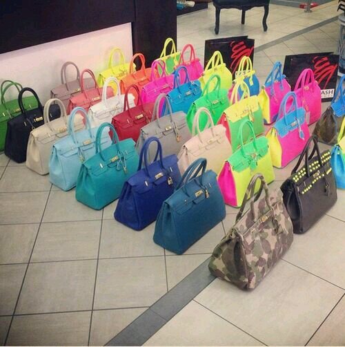 ‏نوفرلكم اجمل الشنط باسعار رمزيه لجميع المناسبات للاستفسار او الطلب whatsapp:0501113933 kik:ghada_shop instgram: ghada__shop