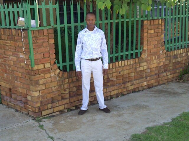 I'm honest,straight talker,caring,luvin,simple n outgoing person Business minded all the time cause money makes de world go round