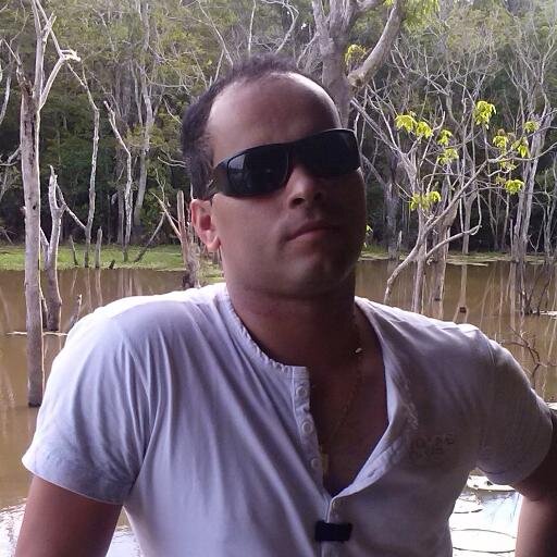 Sou Servidor Público do Estado de Goiás, formado em Letras Inglês/Português e Pedagogia, Pós-graduado em Gestão e Orientação Educacional.