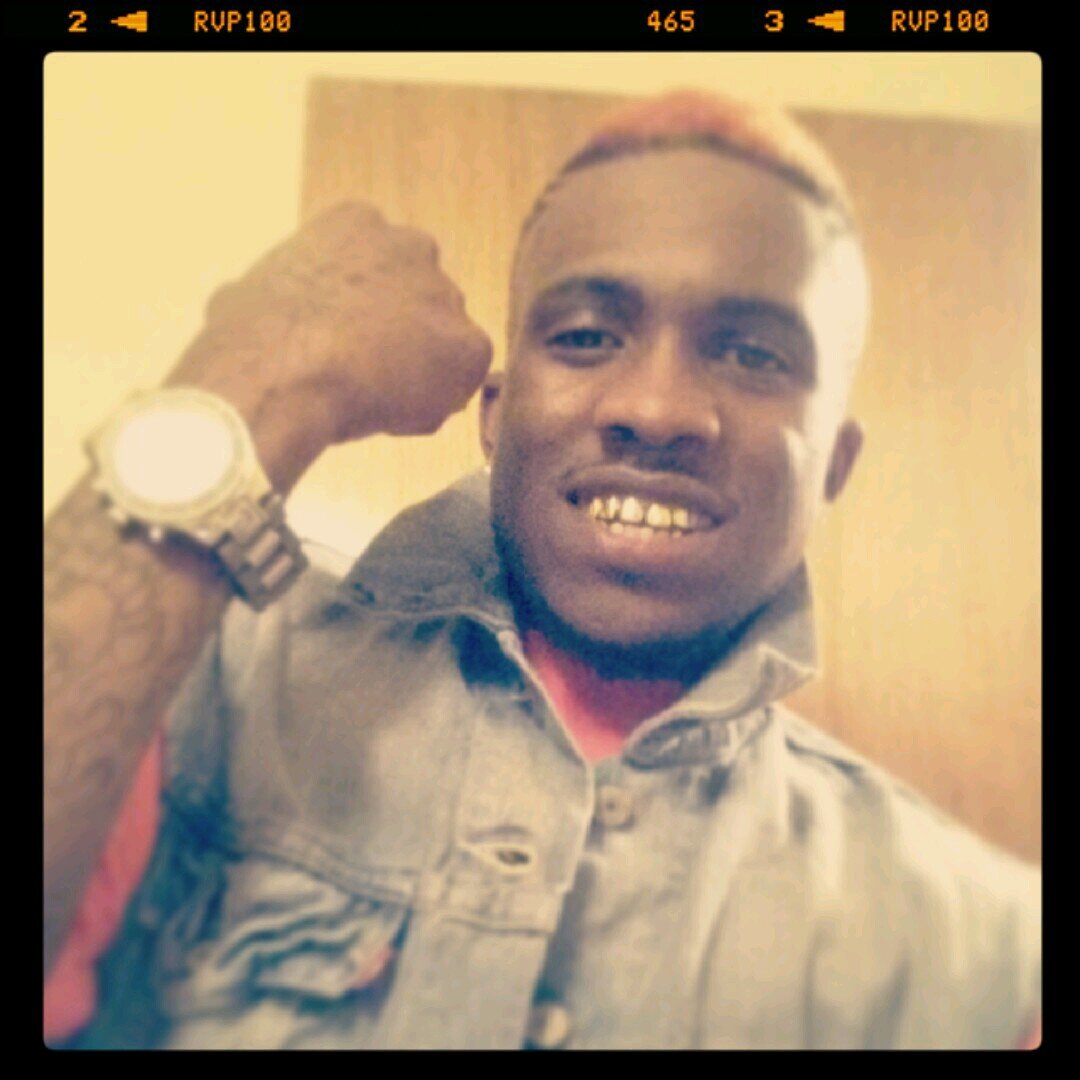 yung nigga wit ambition n plenty game strivin 4 bigga thangs n goals on da rise 2 road 2 riches n plenty mo n mo
