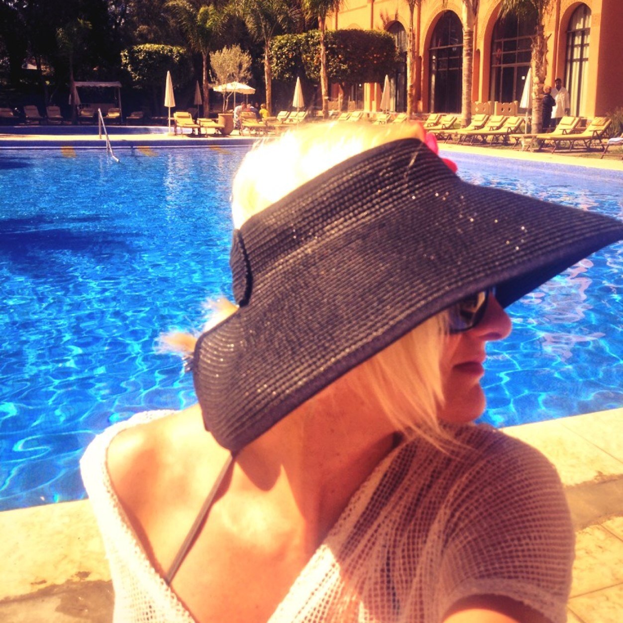 All about positive people * Passionate fashion lover * Jewellery designer * Feel free to contact me on +44 7545 133 094