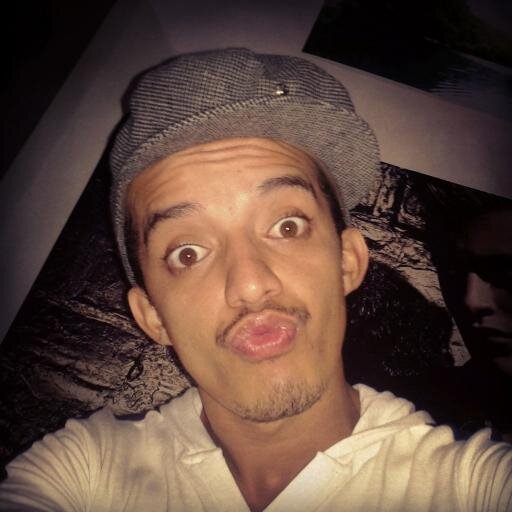 Vocês riem de mim por eu ser diferente, e eu rio de vocês por serem todos iguais
Bob Marley