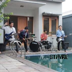 Alternatif rock/Power pop boking contact person:stariswe@yahoo.com @mfarhanlazuardi(bassis)@rivi_esta(Gitarist)@faridyuhardii(drummer) @ghazaz_pribadi(vocalist)
