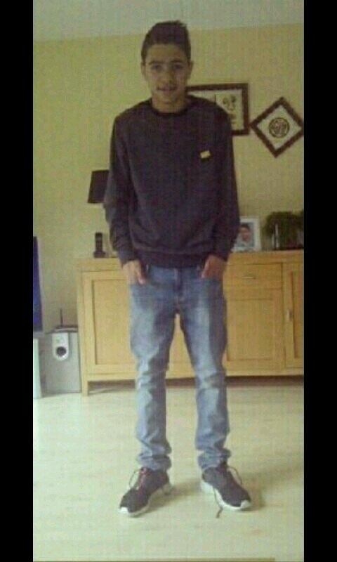 # Vertrouw niemand want dat gaat ooit fout....# verder dan gisteren ma ver weg van morge...# shoot de boy als enemy!    @scheme015   #dft      #ZJ