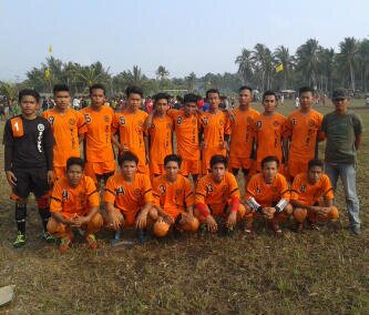 Pemain futsal,dan pemain bola lapangan besar