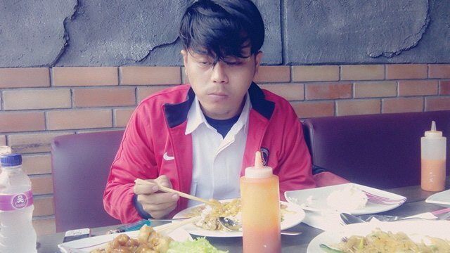 Atas bawah sangatlah berbeda
