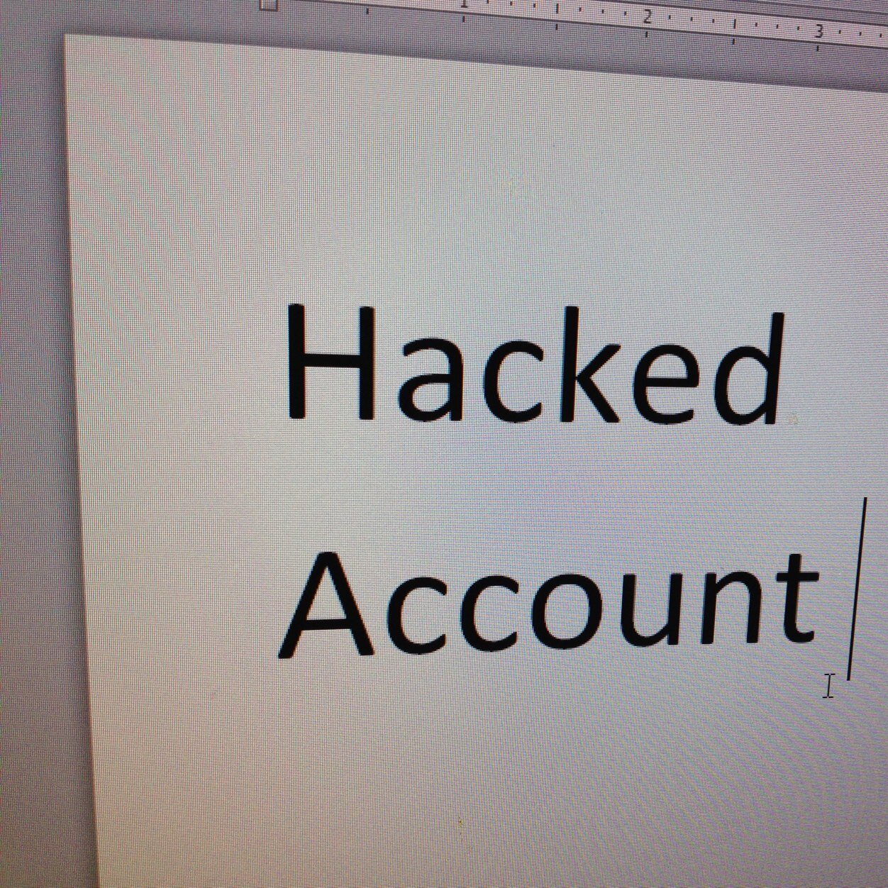 tiffvrocher's profile picture. 