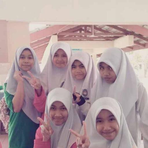 ツ nur syafeezah shafie ツ ᵔᴥᵔezzah ᵔᴥᵔ ♪♪loves music♪♪                           ♚sk padang kemunting♚loves bumblebee:)