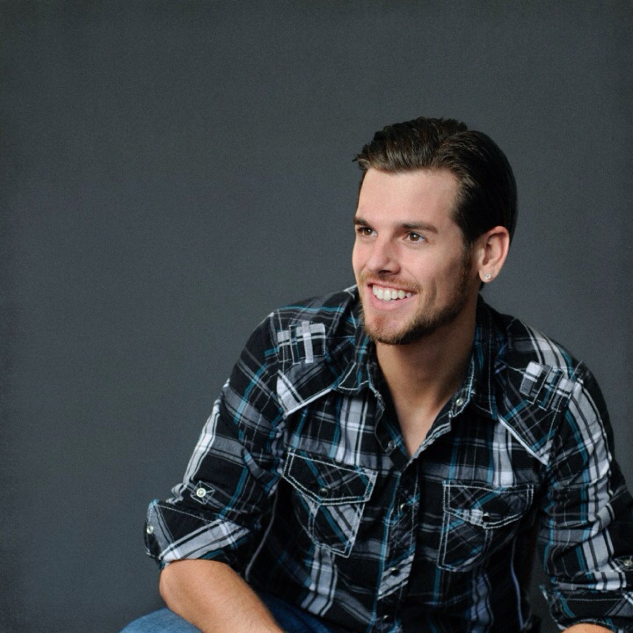 Singer/Songwriter from Jacksonville, Florida. New album 'I Wanna Live Like That' Available on iTunes. Inspired by Tim McGraw, Garth Brooks, and many more.