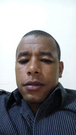 Por que hacer la guerra, si hacer el amor da más placer.