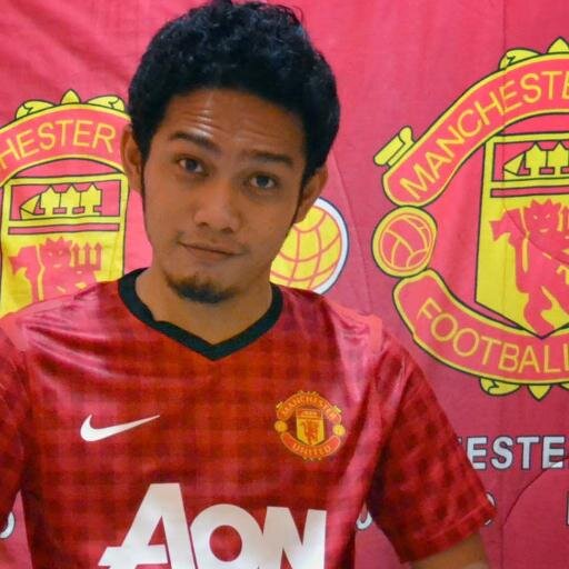 Selalu merindumu, seperti merindu hujan saat kemarau begitu panjang.