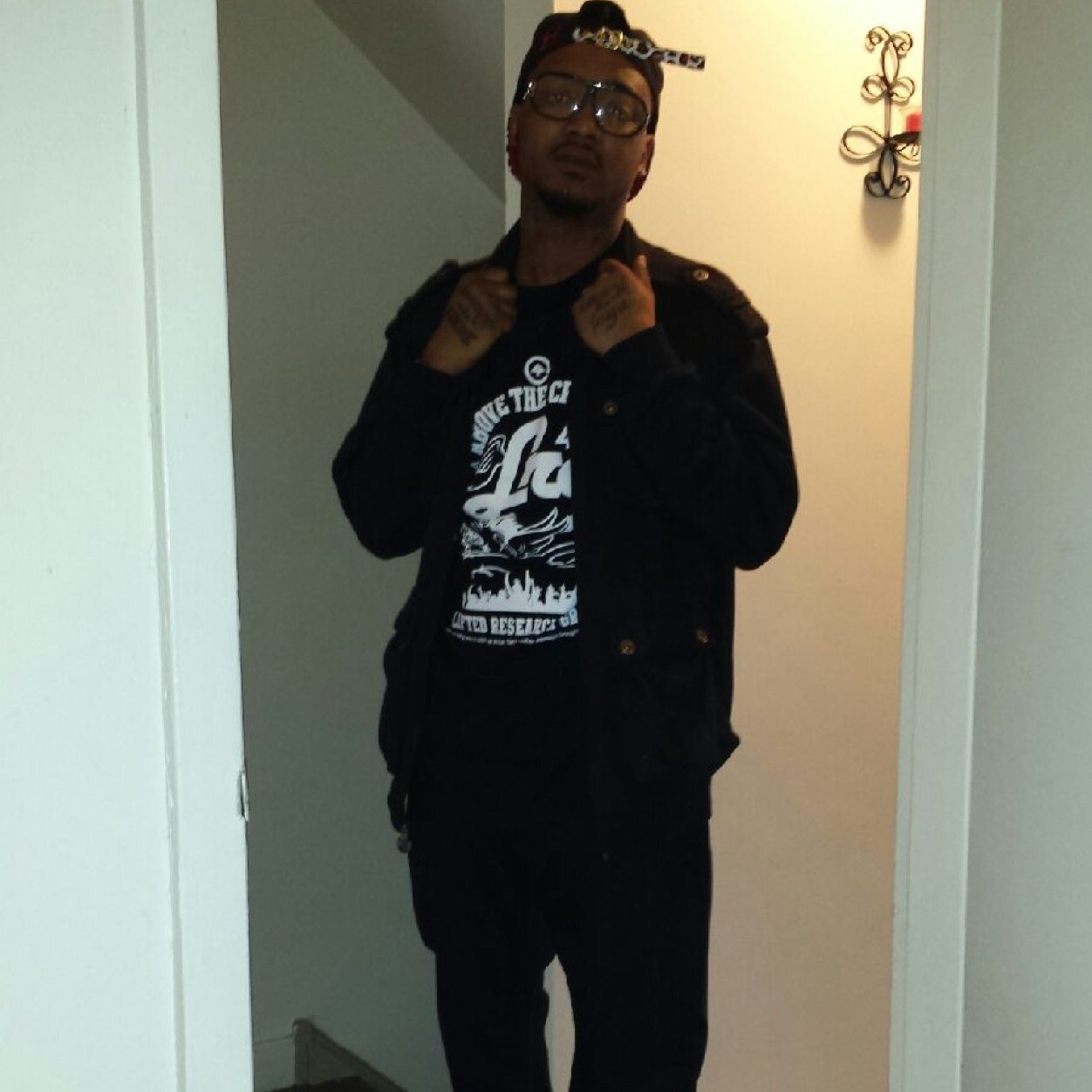 I'm from Chiraq killinios.tryna get bread.