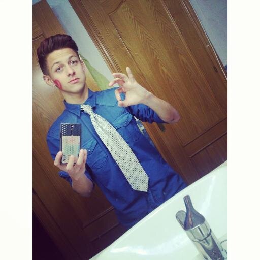 juandreyes8's profile picture. 