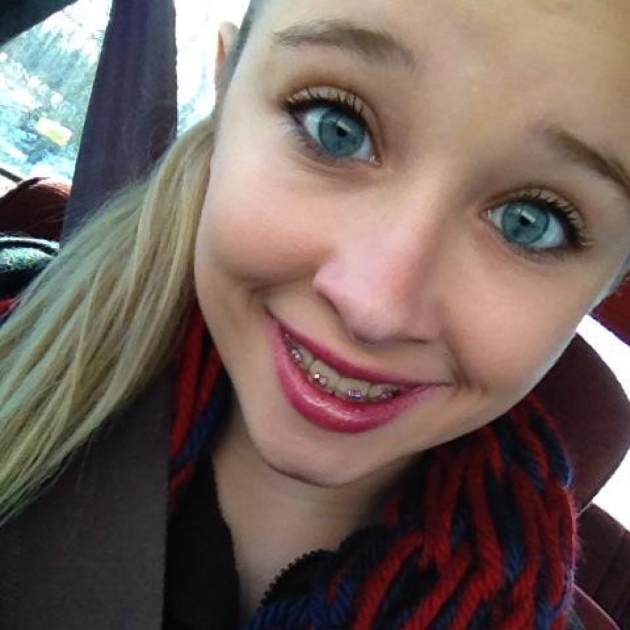 Hey its Jane. Cheerleader at SDHS! Love life!