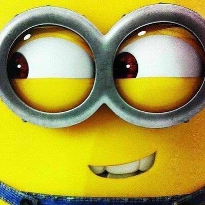 Los Minions son unos personajes de forma rara y color amarillo. Ellos provienen de la pelicula Mi villano favorito,los minions hablan un idioma raro,el miniones