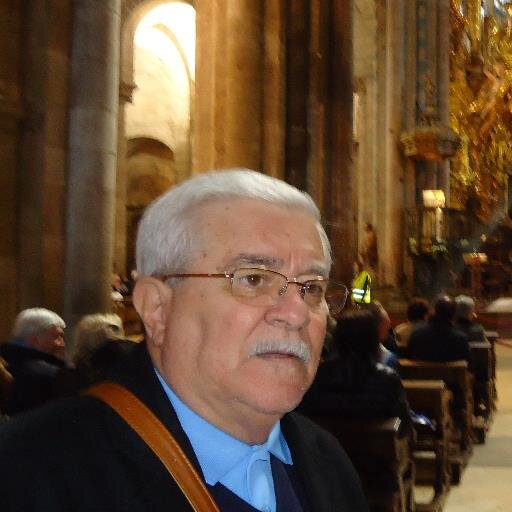 Abogado. Ex-Senador Congreso de la República, Profesor Titular Jubilado U.C. Social Cristiano