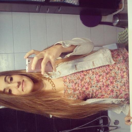 AixaaOb's profile picture. Queso, pasta, natación y gatitos ❤