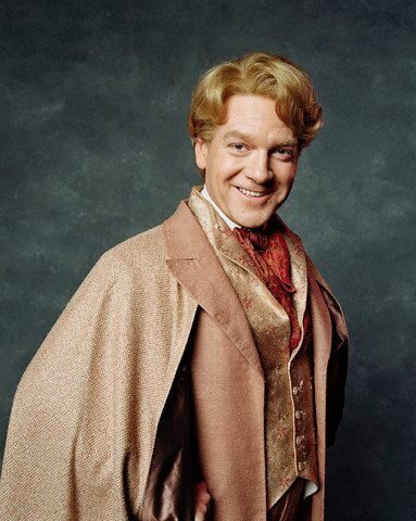Bonjour, je suis Gilderoy Lockhart et je suis le professeur défenses contre les forces du mal. (Je suis quelqu'un qui oublie tout et que ma mémoire est vide.)