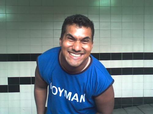 roymanavila's profile picture. Pasajero de este Globo, Ucabista, canto, bailo, sumo , resto y a veces... Escribo!!!