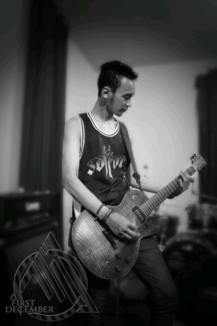 Guitar player @FirstDecemberID