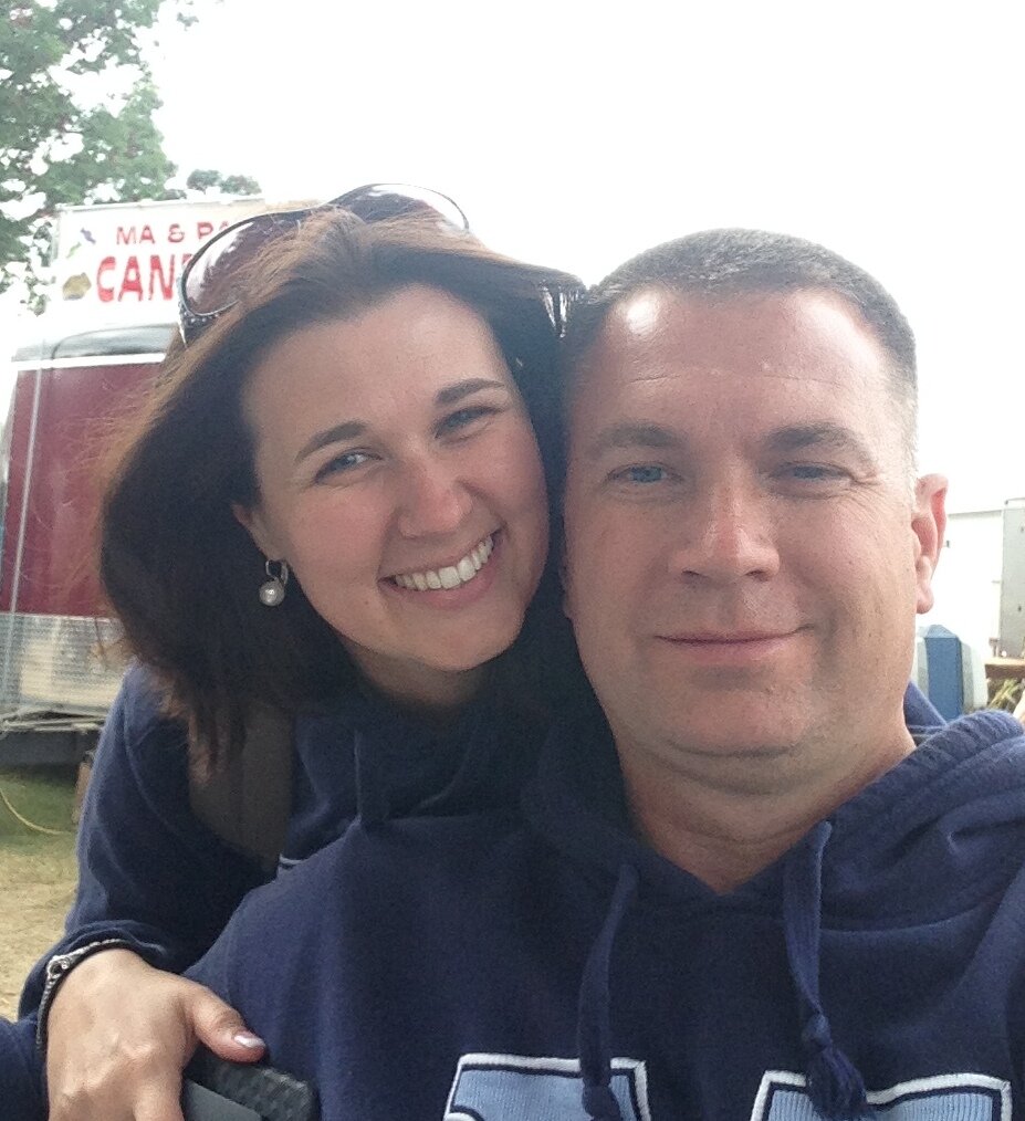 Love my Lord, my husband, my family, fun, food, fairs & weekend adventures.