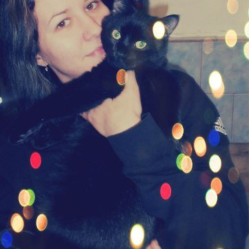 люблю кошек и гулять по вечерам