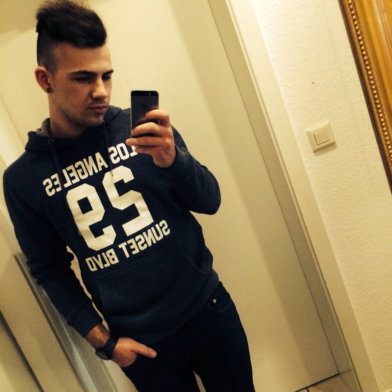 – German / Spain – 16 years Old – I Follow Back ! – in a relationship  ❤ – I Love my Hair ♥