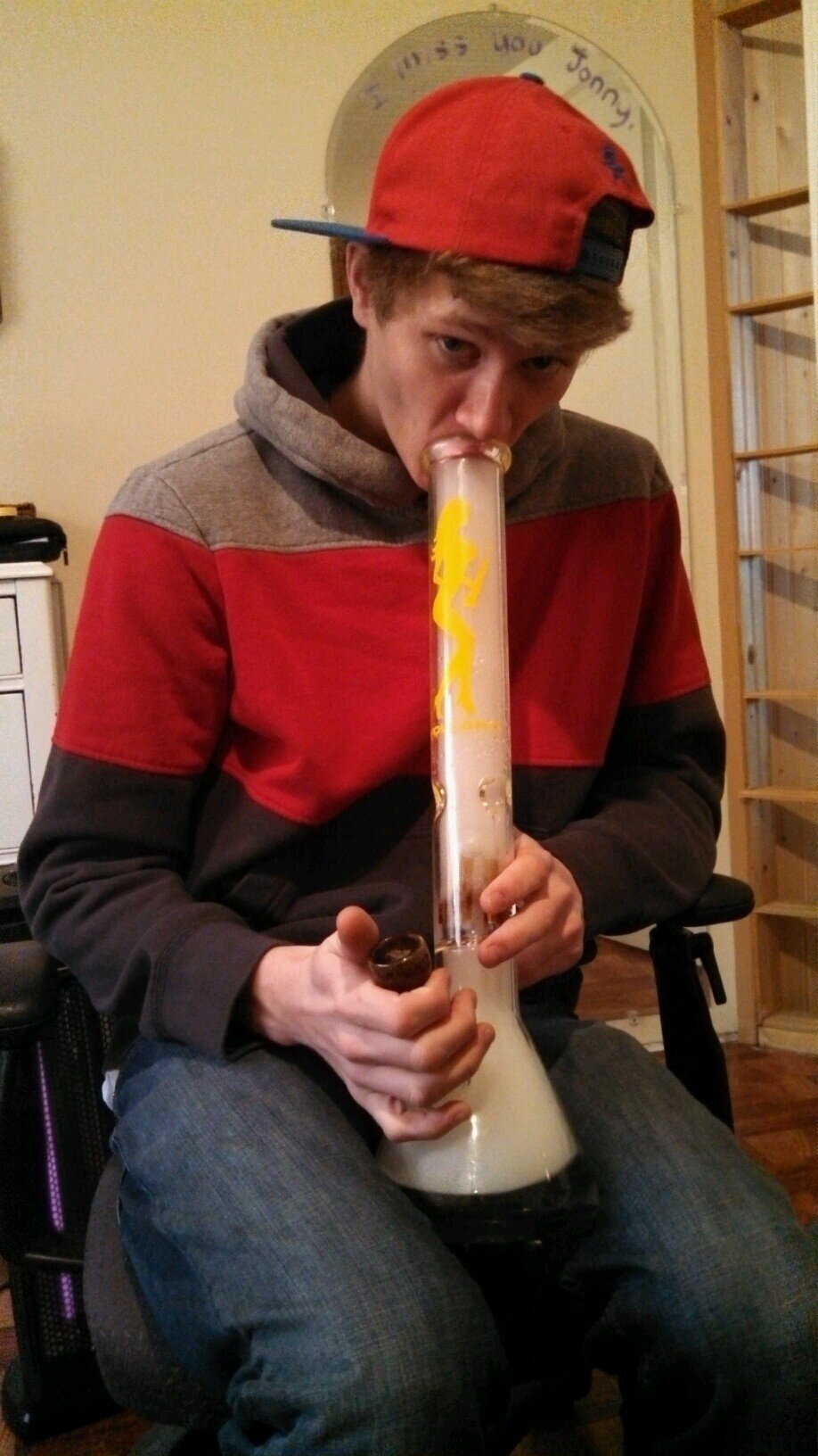 smokingtrees18's profile picture. MN . 20  EDM=LIFE ... drowning in spilt bong water. #weloveyoujon you will never be forgotten