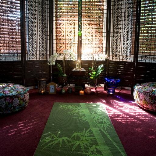 A family massage therapist offering eastern & western massage, bodywork, energywork and self care tools. with a passion for the environment and design.