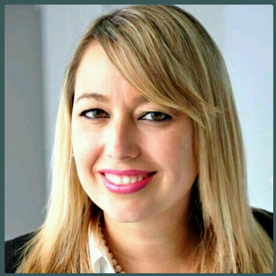 Abogada de Torremolinos. Defendiendo tus derechos con una sonrisa.  Colaboradora de A Diario Canal Sur.