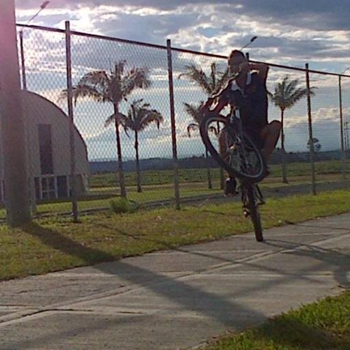 Burrito_Andrade's profile picture. Frente Radical Verde Y Blanco
Solo ULTRAS CA/LI