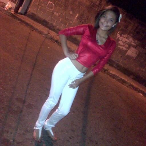 No soy perfecta ni lo quiero ser, soy como soy... tengo defectos cmo todo ser humano.... adoro mi personalidad, asi me quieren !!