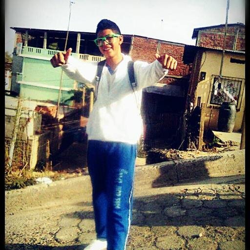 SoY lOko xK vivO eN Un MuNdO K no mEreSe Mi #SENSATES :*