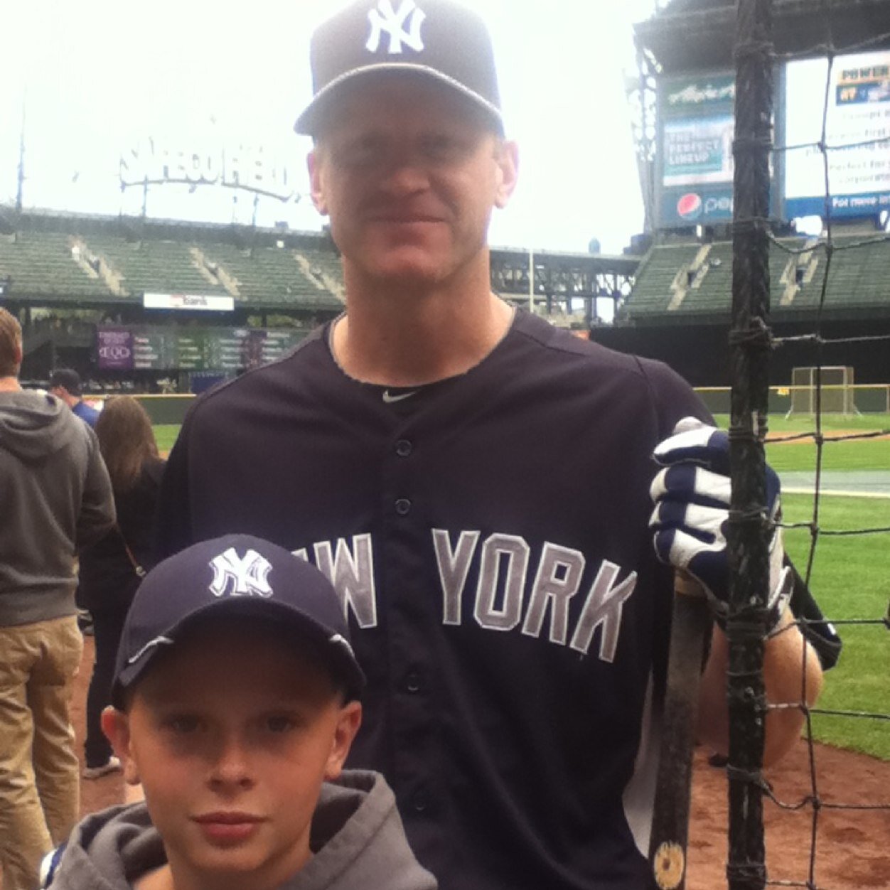 Ashtonlopez04's profile picture. Love sports⚾. NewYork Yankees all the way. Love my Friends and Family! Go Seahawks. So follow me right now.