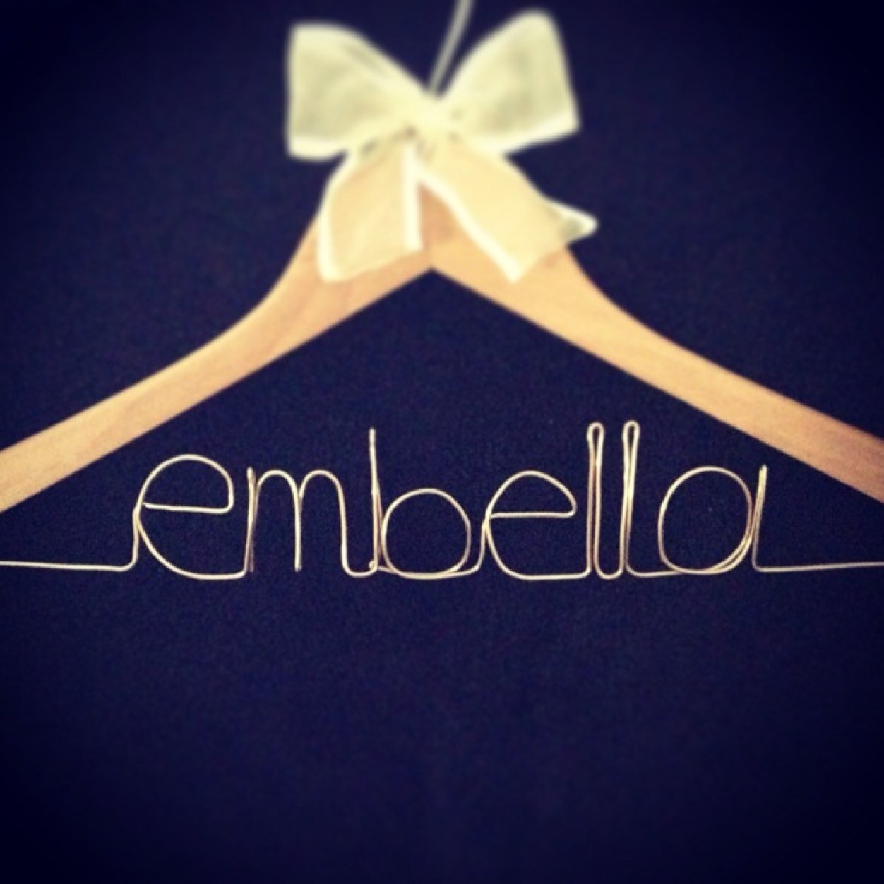 Specializing in custom-made, personalized, & embellished hangers.