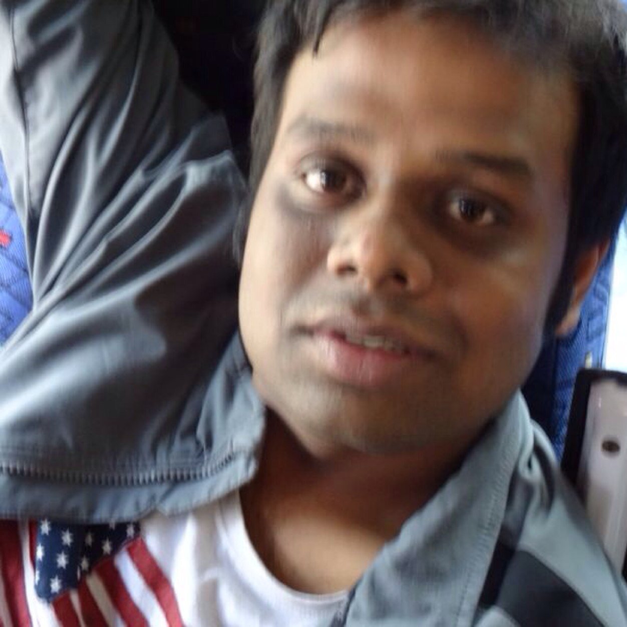 Is a confused Guy, have lots of dream and is really trying to fullfill some