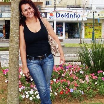 Paulista, médica,fiz faculdade de medicina no exterior e gosto das coisas simples da vida...