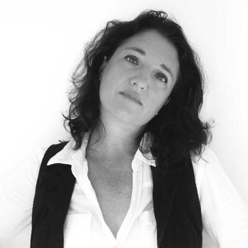 annelauraiatea's profile picture. Auteur Photographe, collectionneuse de sourires et de belles images de Tahiti, ses îles et mes voyages.