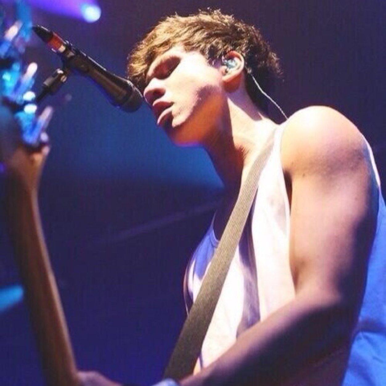 Pls follow @cliffords__babe she will follow back just ask !