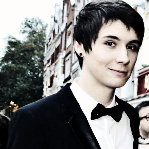 Obviously the way cooler older brother of @DaughterOfGelos. 17. British. {@panicattheleo} {http://t.co/6vliCkrkUQ}